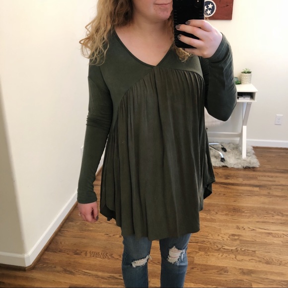 Jillian Olive T-Back Flowy Top - Picture 4 of 6